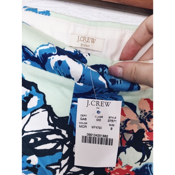J Crew | Floral Stretch Side Zip Chino Shorts - Picture 3 of 5